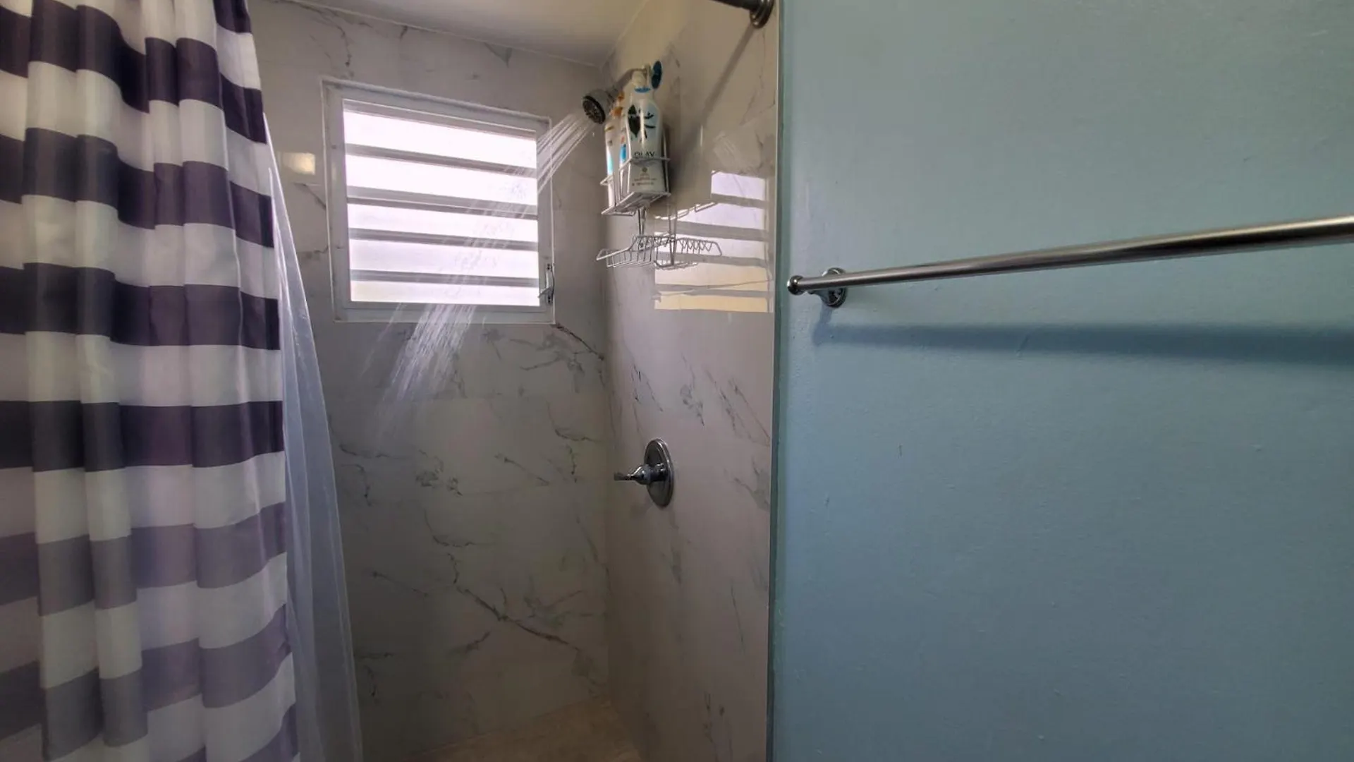Chic 3 Bedroom Unit, Few Steps To The Ocean, Barbosa Unit 4 Catano Porto Rico