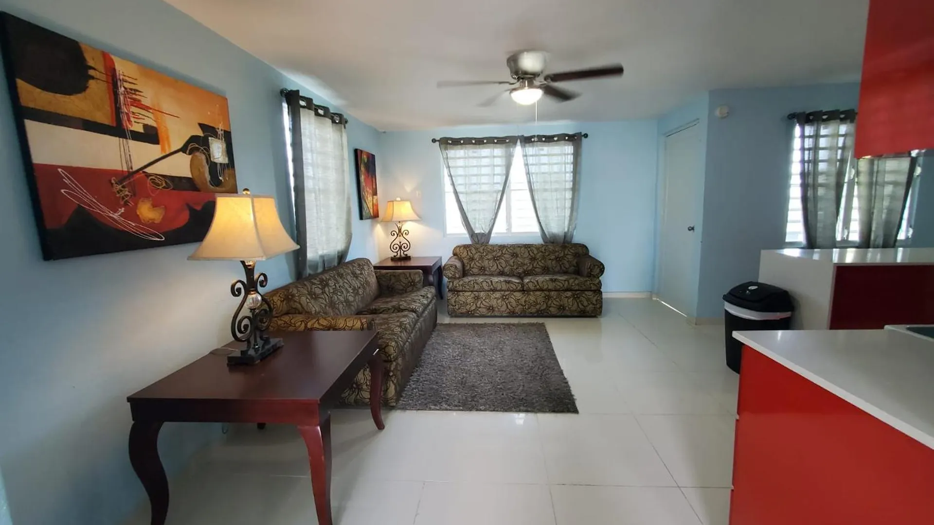 Chic 3 Bedroom Unit, Few Steps To The Ocean, Barbosa Unit 4 Catano 0*,  Porto Rico