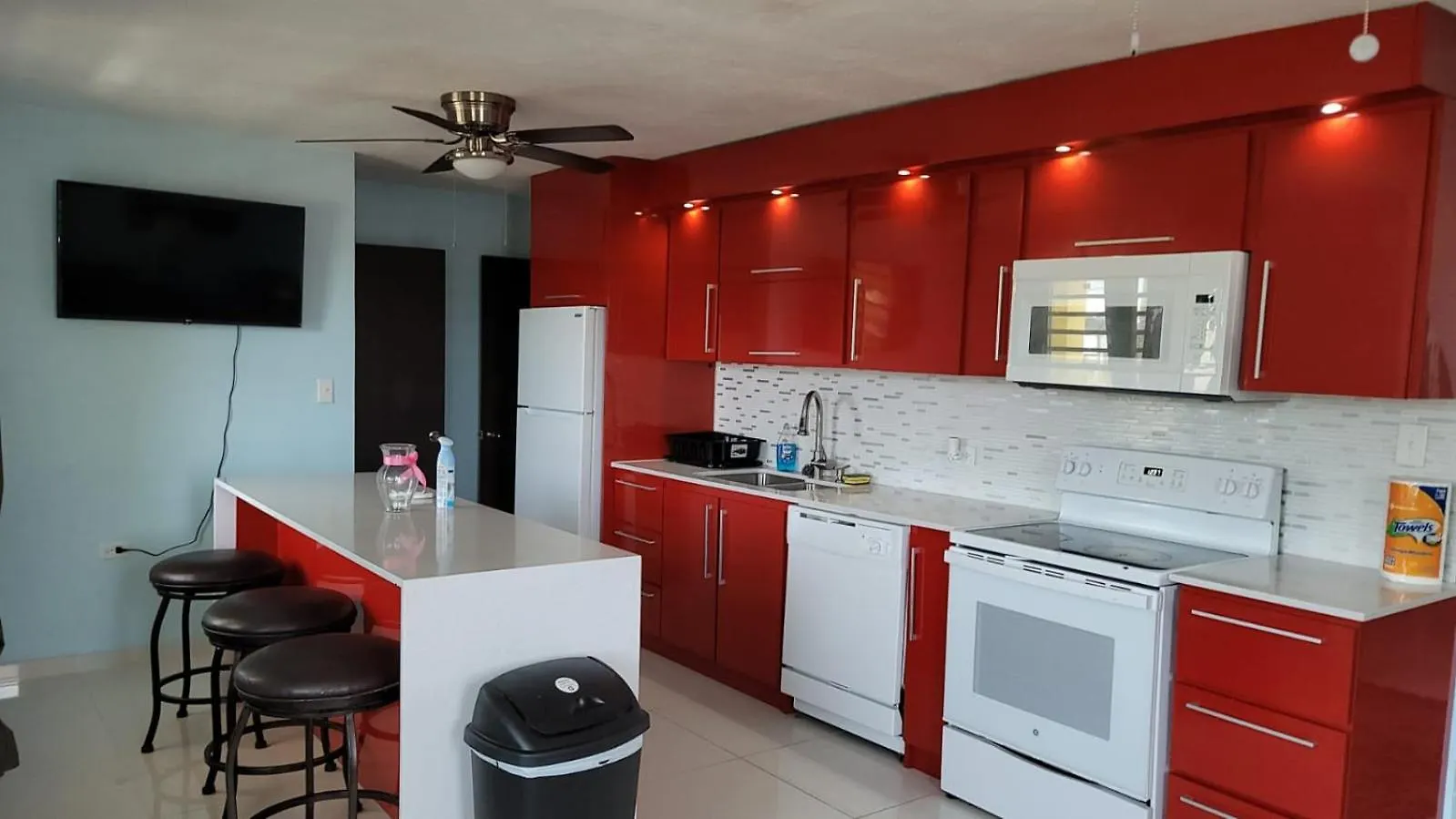 Apartamento Chic 3 Bedroom Unit, Few Steps To The Ocean, Barbosa Unit 4 Catano