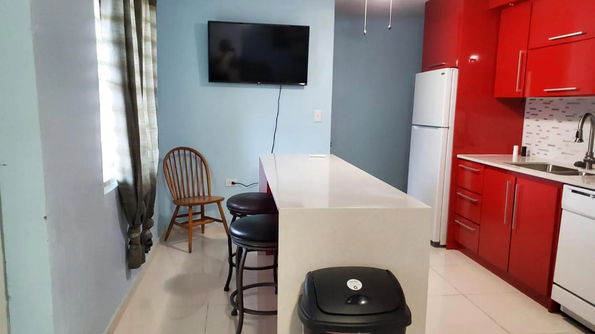 Chic 3 Bedroom Unit, Few Steps To The Ocean, Barbosa Unit 4 Catano Porto Rico